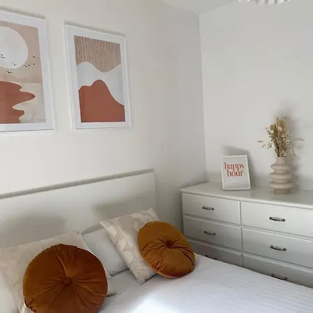 Harmonieux Yourhosthelper *